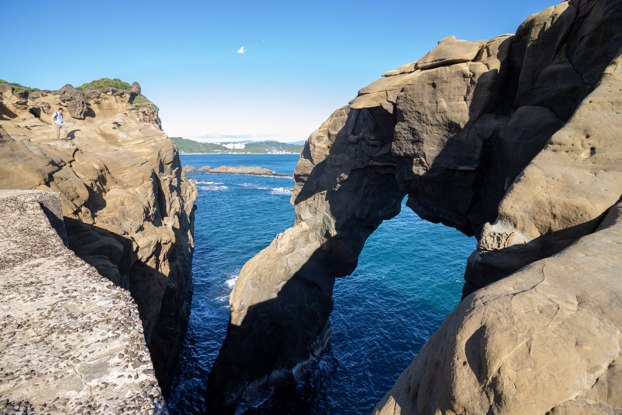 Shen'Ao Elephant Trunk Rock (象鼻岩)